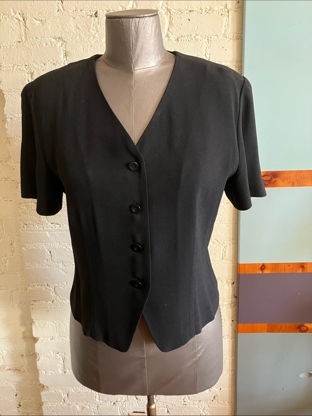 Vintage 90s Classic Tailored Black Short-Sleeve Button-Front Blouse sz S